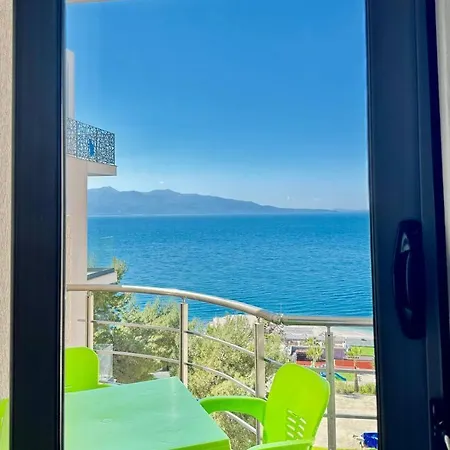 4 Seasons Sea View Apartament *