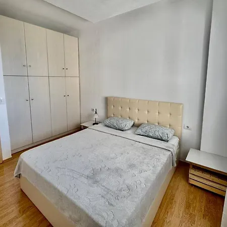 4 Seasons Sea View Apartamento Sarandë