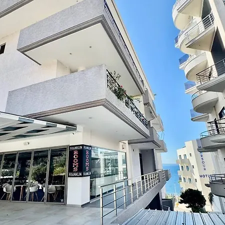 Апартаменты 4 Seasons Sea View *