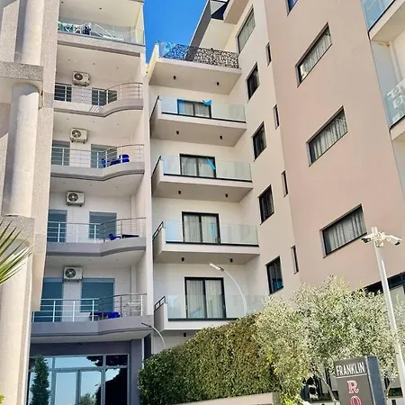 4 Seasons Sea View