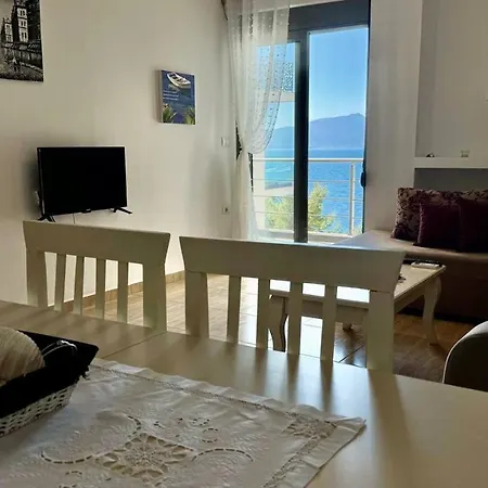 4 Seasons Sea View Apartament *