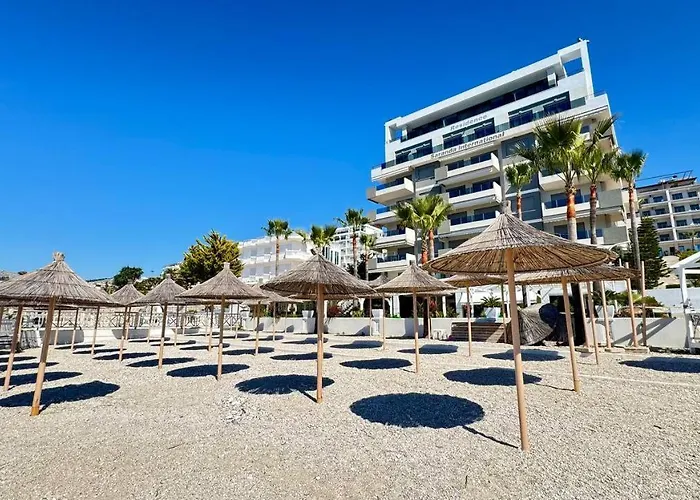 4 Seasons Sea View *